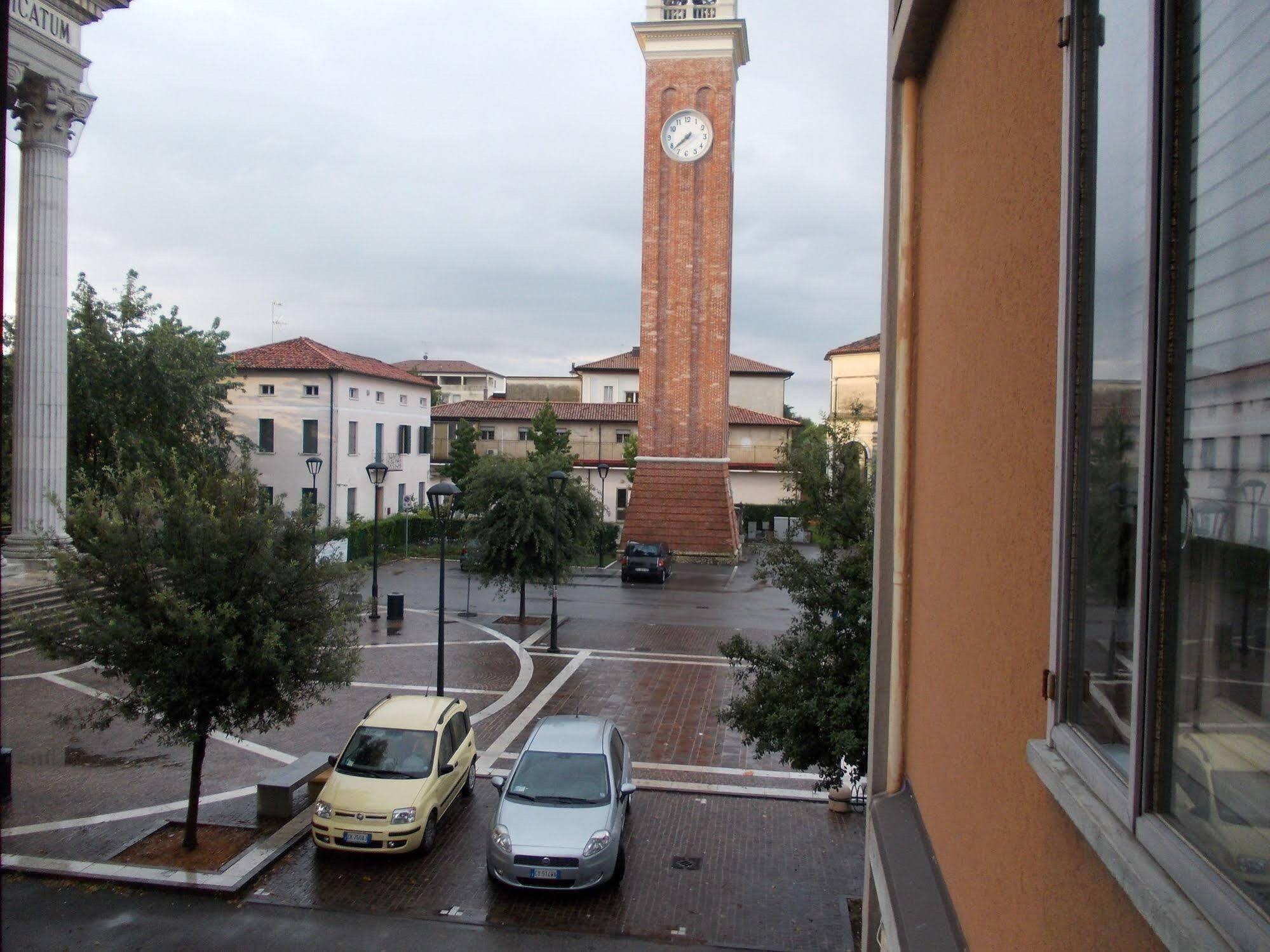 Travellers Lodge Bed & Rooms Treviso Bagian luar foto