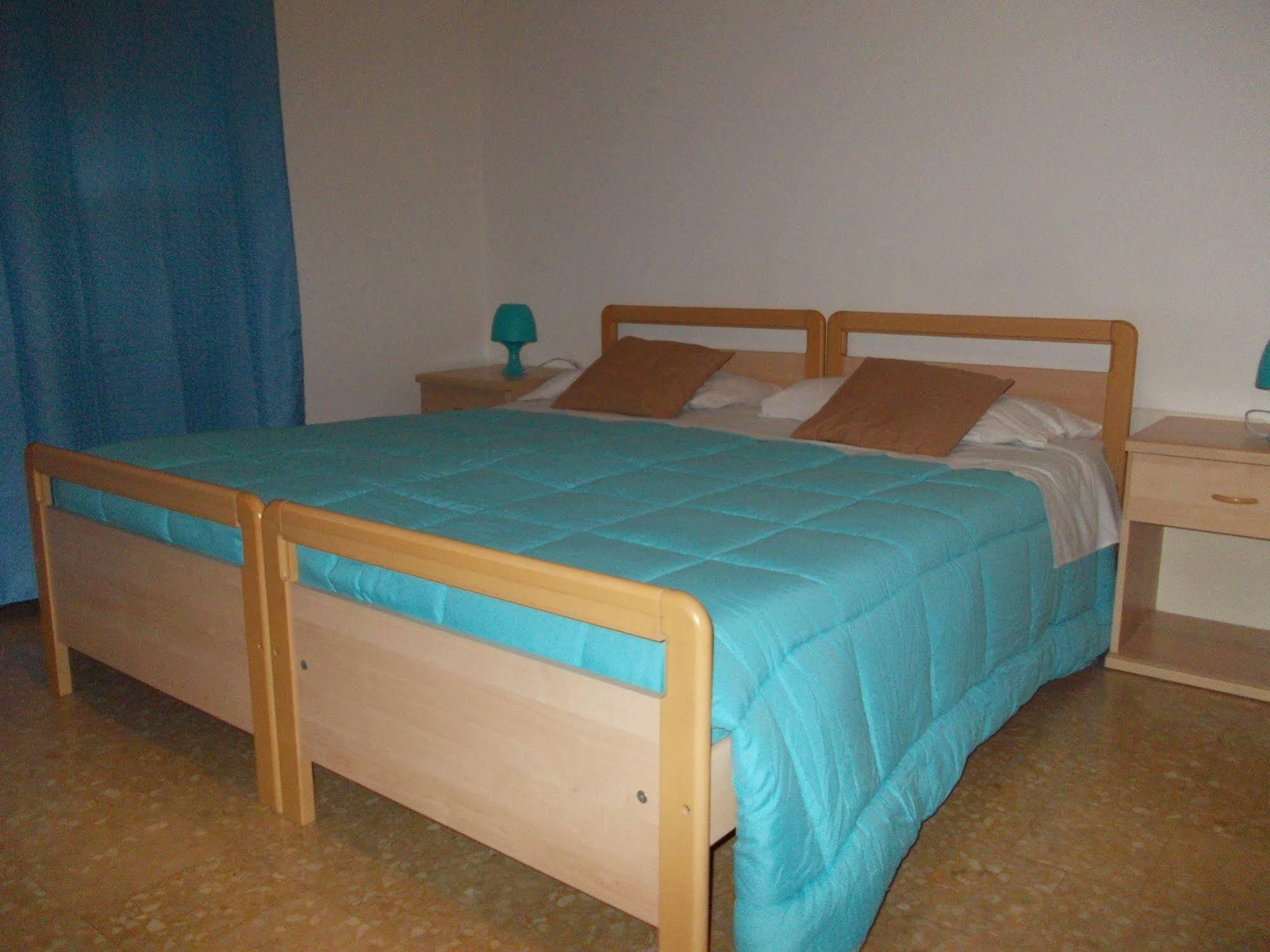 Travellers Lodge Bed & Rooms Treviso Bagian luar foto