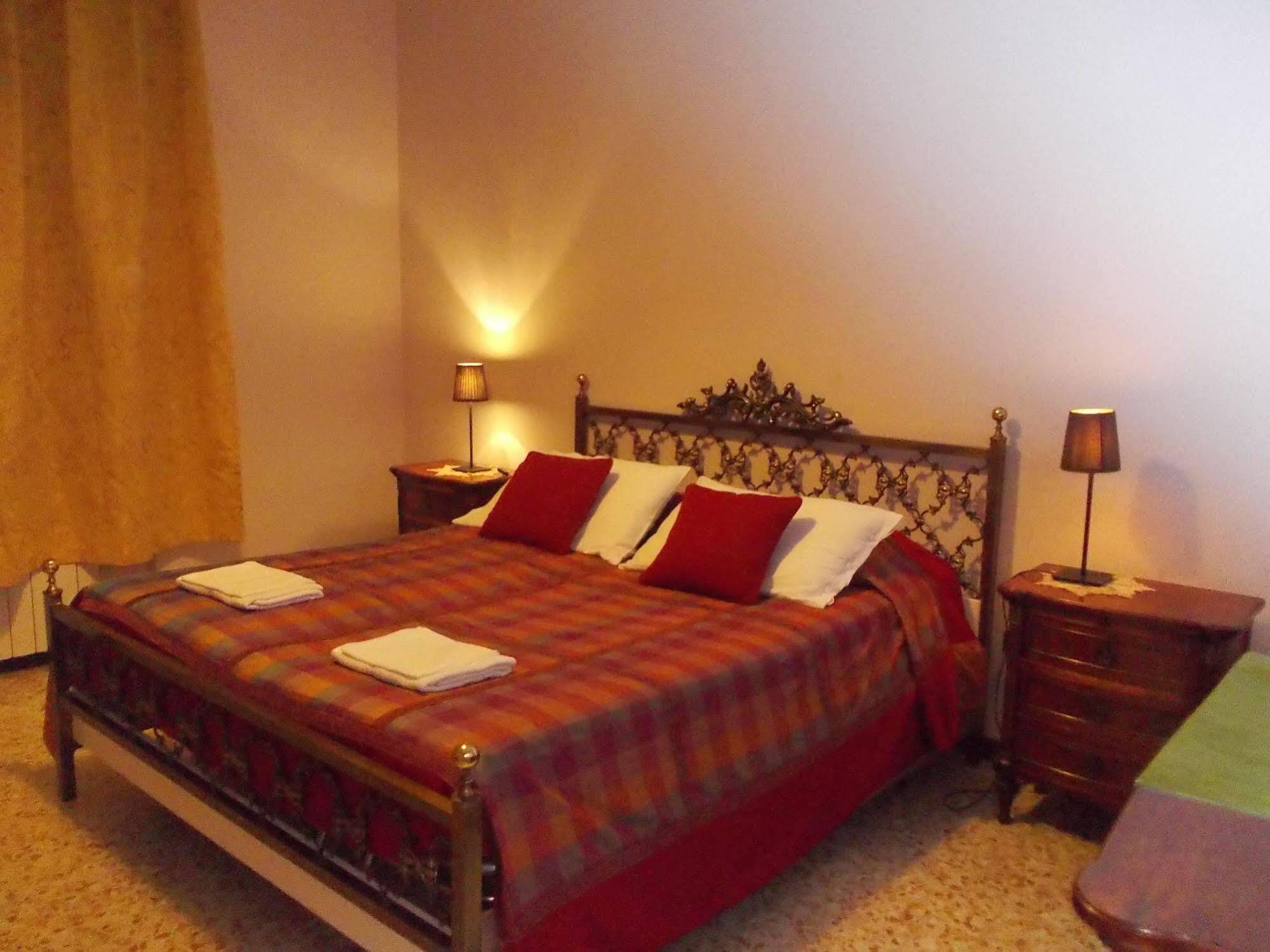 Travellers Lodge Bed & Rooms Treviso Bagian luar foto