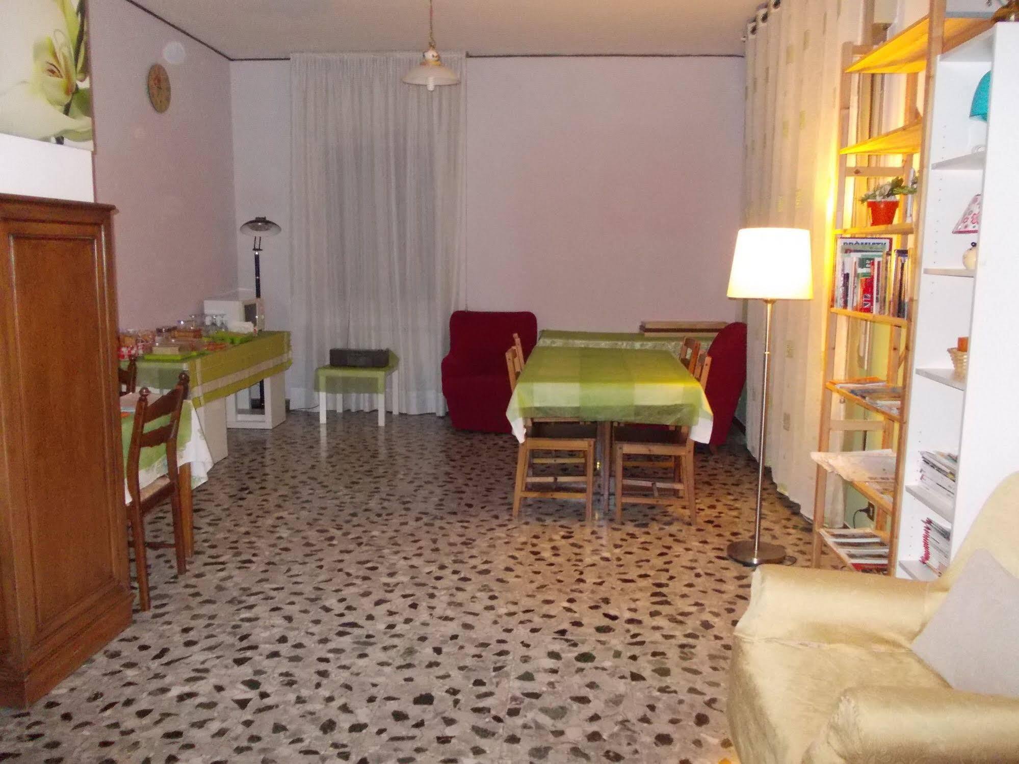 Travellers Lodge Bed & Rooms Treviso Bagian luar foto